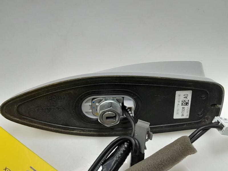 2016 Honda HR-V Radio Antenna Assembly w/o Nav Silver NH700M OEM 39150T7WA01ZF