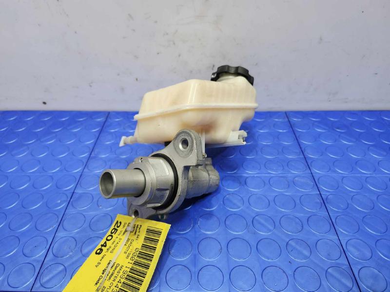 2013-2014 Cadillac ATS Brake Master Cylinder Assembly Genuine OEM 22909761