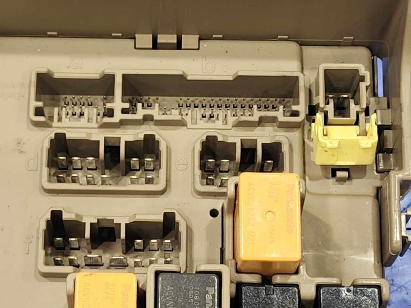2021 Subaru Crosstrek Cabin Fuse Box Relay Junction Block OEM 82201FL950