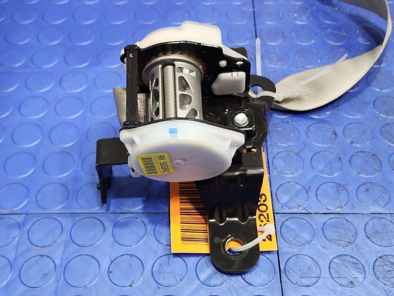 2016 Kia Sedona Rear Seat Belt