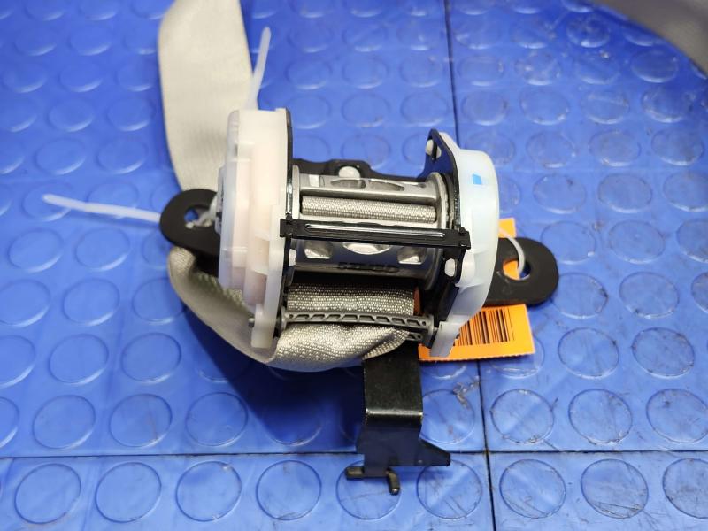 2016 Kia Sedona Rear Seat Belt