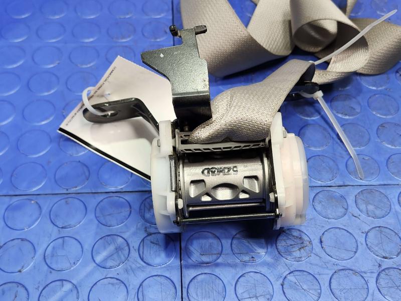 2016 Kia Sedona Rear Seat Belt