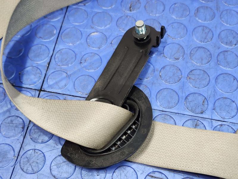 2016 Kia Sedona Rear Seat Belt