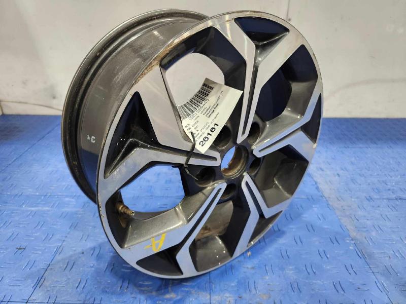 2021 Kia Forte Wheel