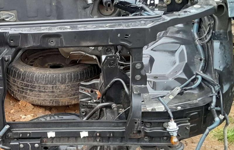 2006 Nissan Xterra Radiator Support