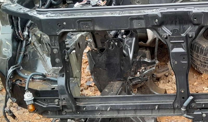 2006 Nissan Xterra Radiator Support