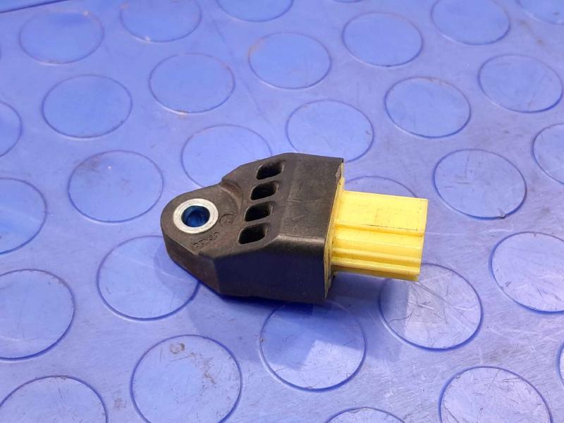 2015-2019 Toyota Sienna Crash Impact Sensor Genuine OEM Part 89831-08050
