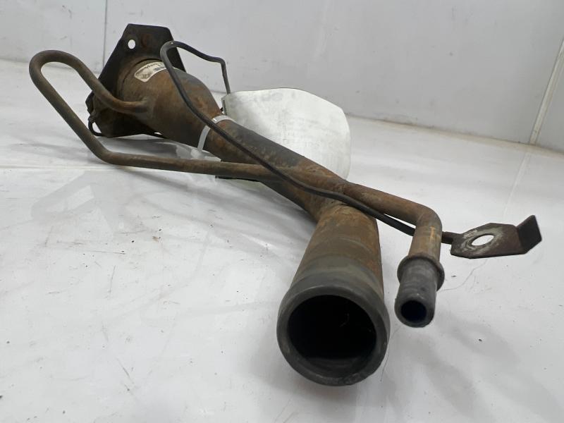2004 Chevrolet Colorado Fuel Filler Neck
