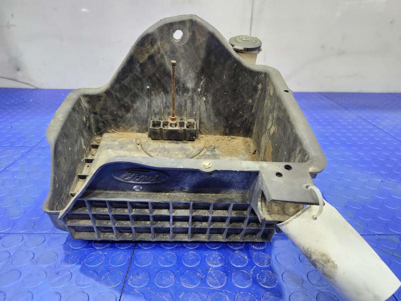 2008 Ford F-250 Super Duty Washer Bottle