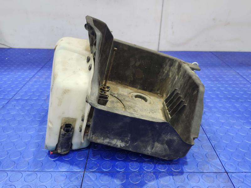 2008 Ford F-250 Super Duty Washer Bottle
