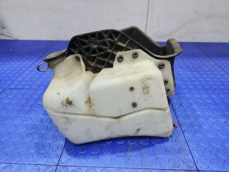 2008 Ford F-250 Super Duty Washer Bottle