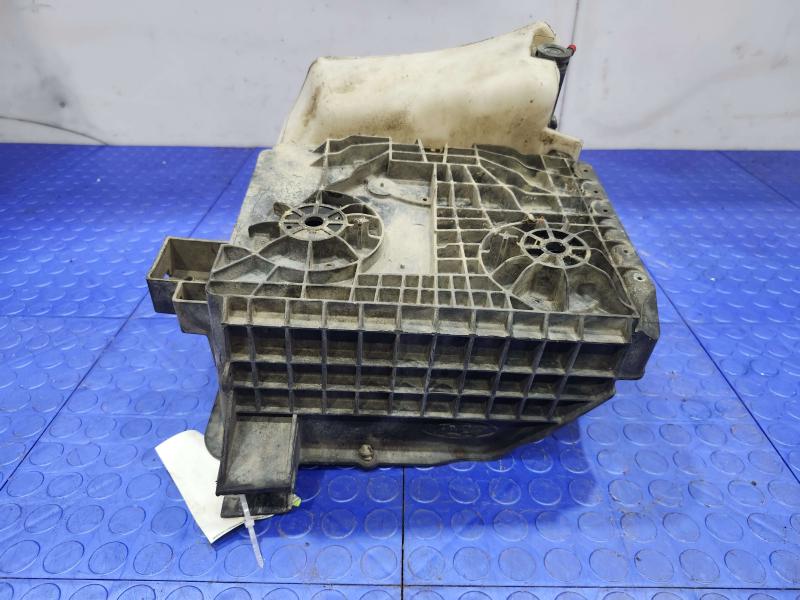 2008 Ford F-250 Super Duty Washer Bottle