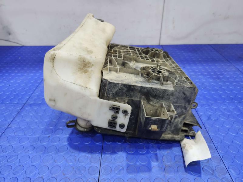 2008 Ford F-250 Super Duty Washer Bottle