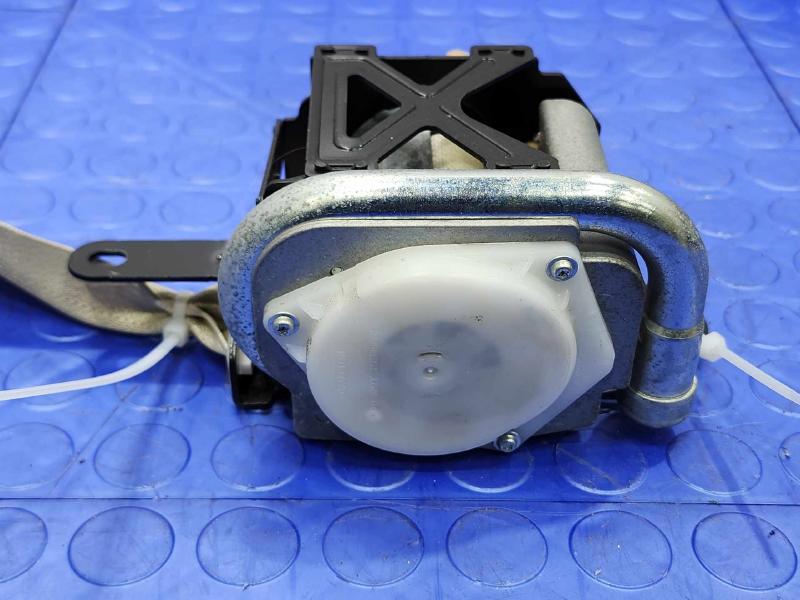 2010 Infiniti EX35 Front Seat Belt