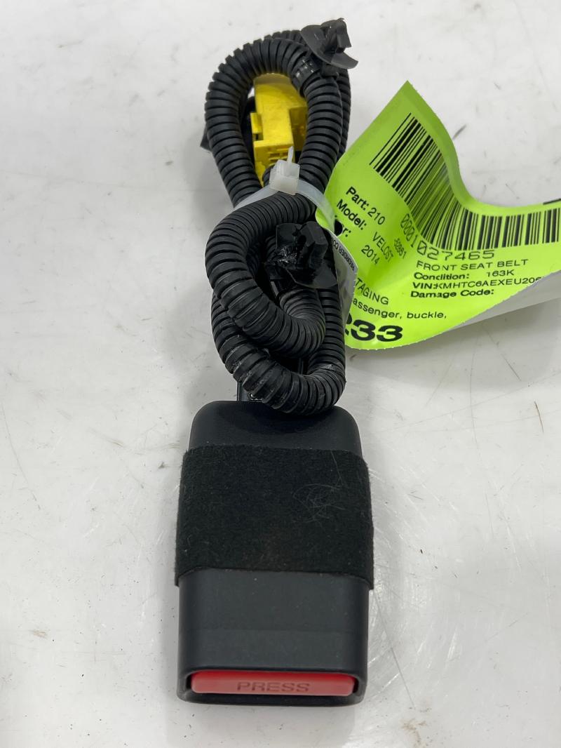 2014 Hyundai Veloster Front Seat Belt