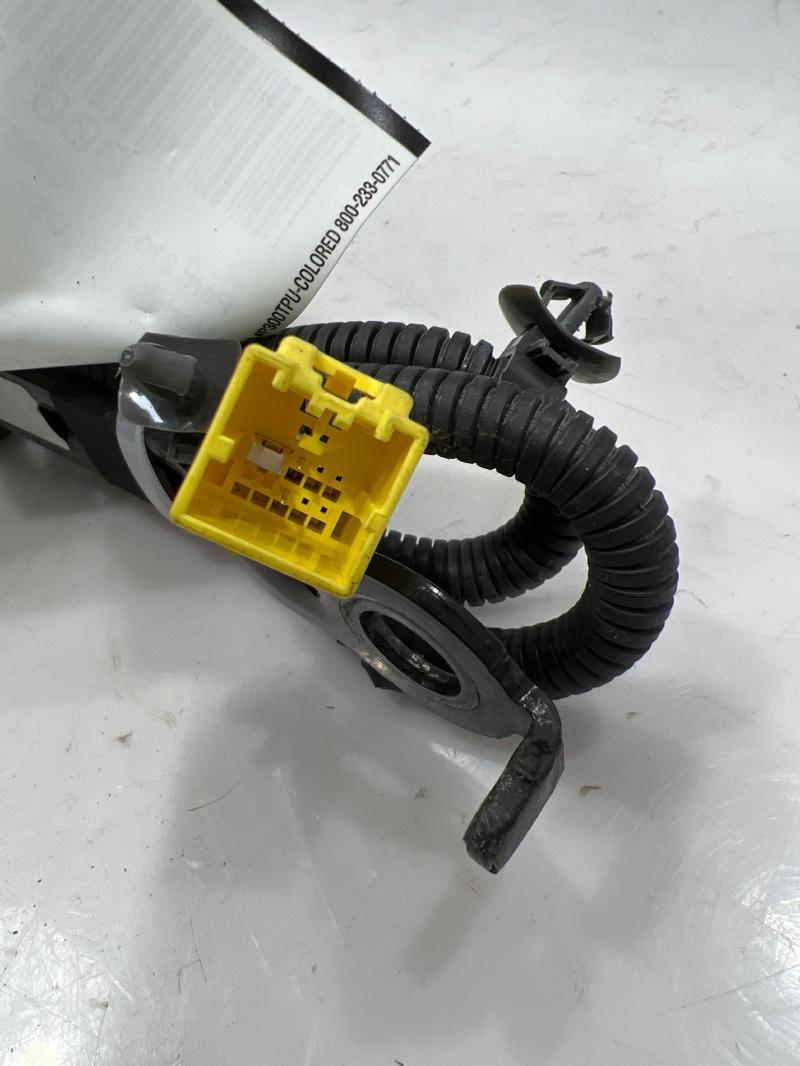 2014 Hyundai Veloster Front Seat Belt