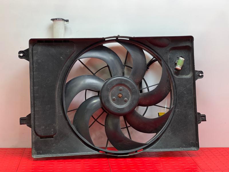 2020-2024 Kia Soul 2.0L Engine Cooling Fan Assembly Genuine OEM 25380J3140