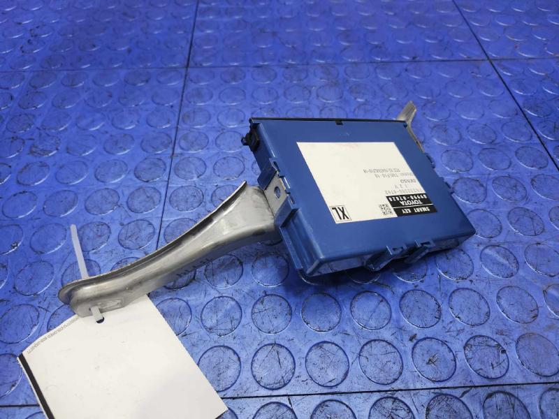 2015 Toyota Avalon Smart Key Control Module Genuine OEM Part 8999007020