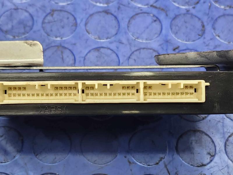 2015 Toyota Avalon Smart Key Control Module Genuine OEM Part 8999007020