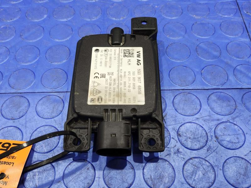 2018 Volkswagen Passat Camera/Projector