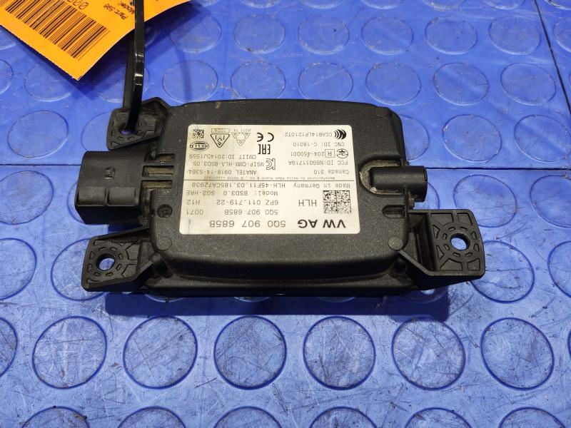 2018 Volkswagen Passat Camera/Projector