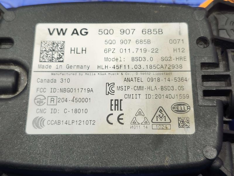 2018 Volkswagen Passat Camera/Projector