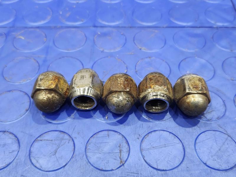 2009 Subaru Forester Lug Nuts