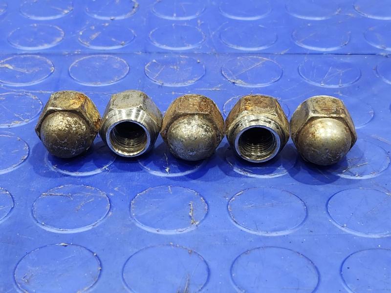 2009 Subaru Forester Lug Nuts