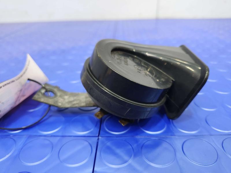 2011-2024 infiniti QX56 QX80 Low Note Horn Assembly Genuine OEM 256201V80A