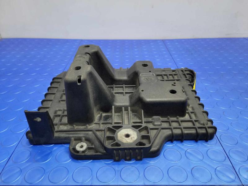 2013 Hyundai Santa Fe Battery Tray