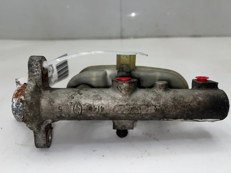 2001 - 2011 Ford Crown Victoria Brake Master Cylinder w/o Trac Cntrl OEM 6W1Z2140BA