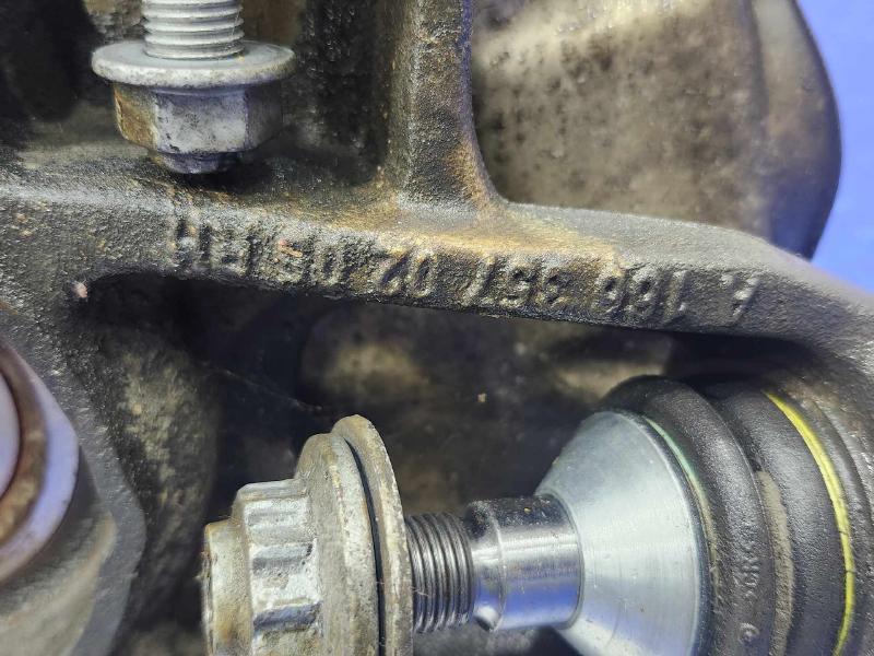 2012 Mercedes ML-Class Rear Knuckle/Stub Axle