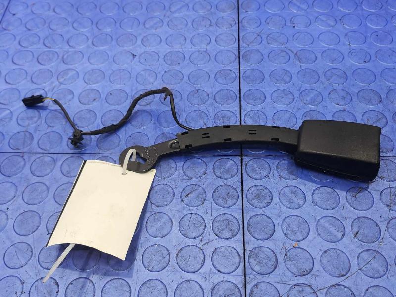 2015 Volkswagen Golf Front Seat Belt