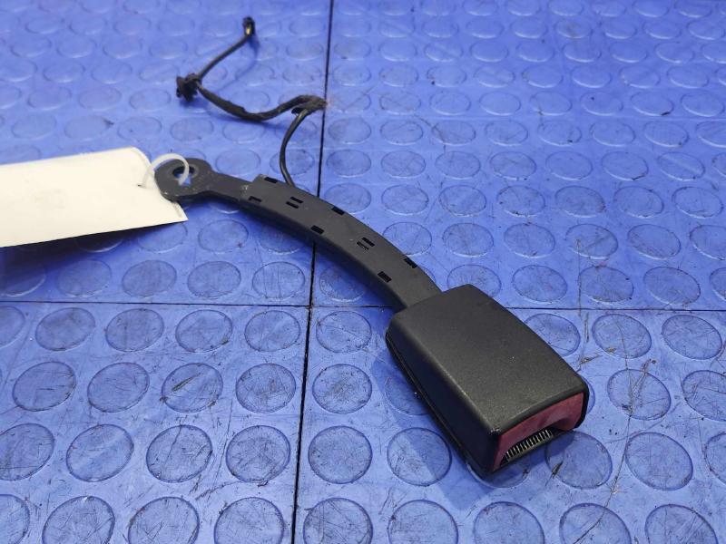 2015 Volkswagen Golf Front Seat Belt