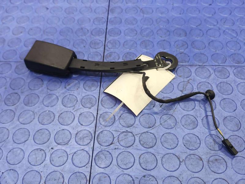 2015 Volkswagen Golf Front Seat Belt