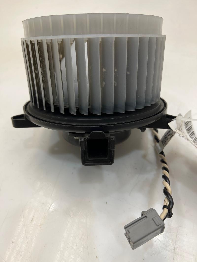 2012 Chevrolet Volt Blower Motor