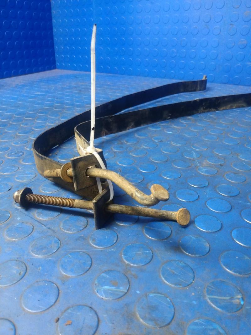 1995 Jeep Grand Cherokee Fuel Tank Strap