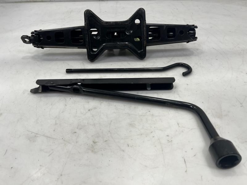 2010 GMC Terrain Jack Assembly