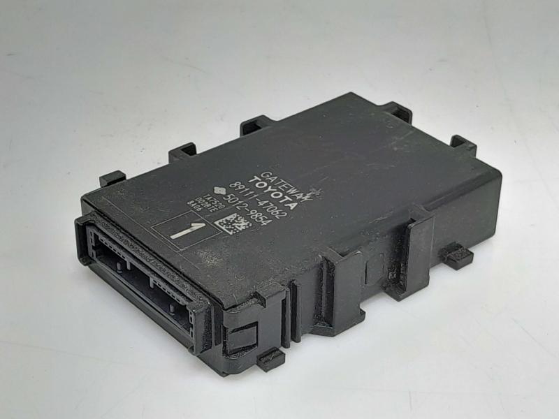 2016-2018 Toyota Prius 1.8L Network Gateway Control Module Genuine OEM 8911147062