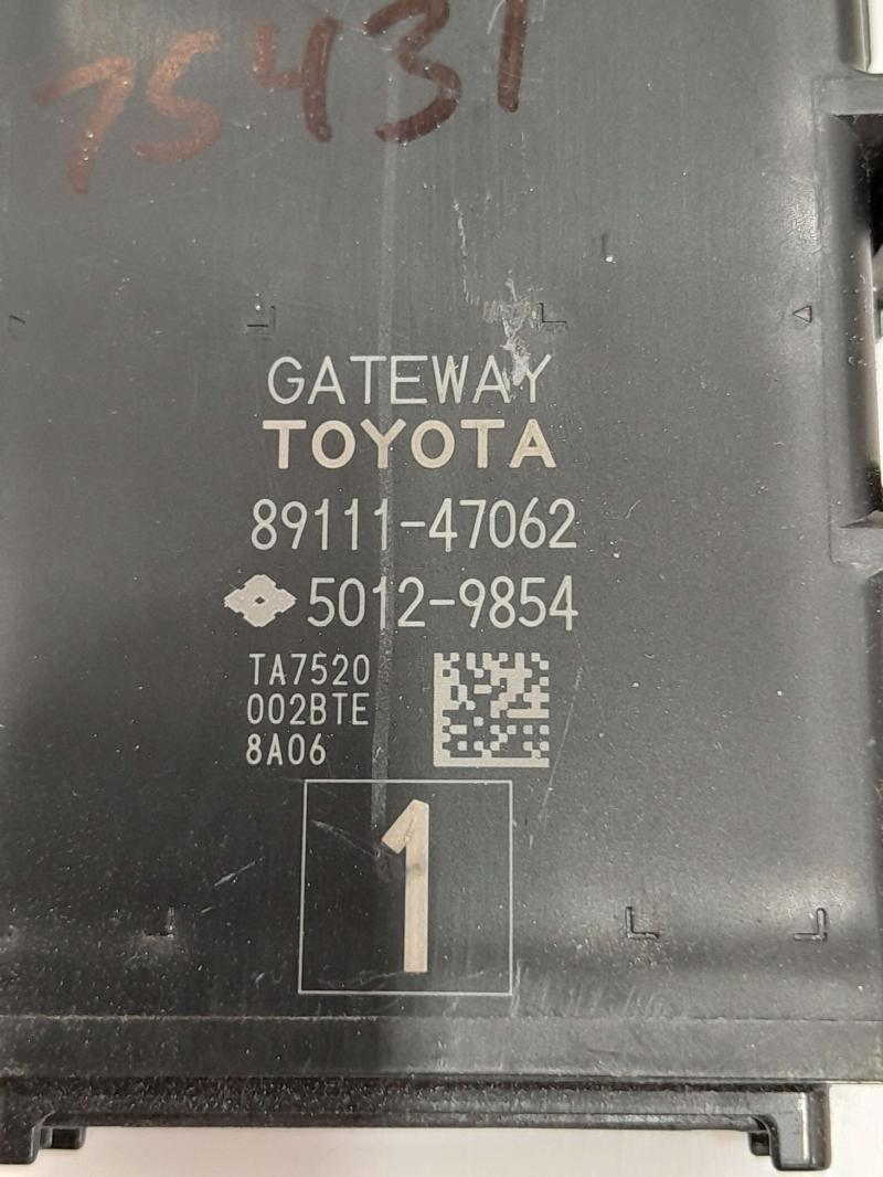 2016-2018 Toyota Prius 1.8L Network Gateway Control Module Genuine OEM 8911147062