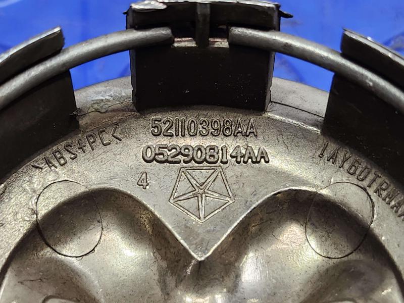 2010 Dodge Challenger Center Cap