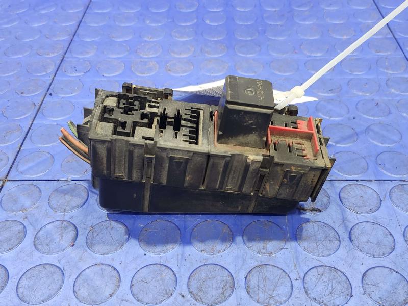 2004 Ford Explorer Engine Fuse Box