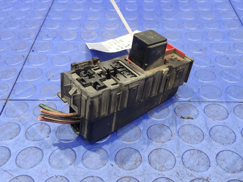 2004 Ford Explorer Engine Fuse Box