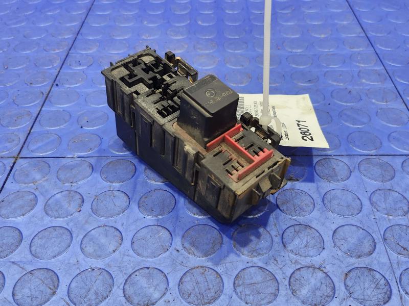 2004 Ford Explorer Engine Fuse Box