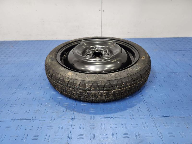 2013 Toyota Yaris Wheel