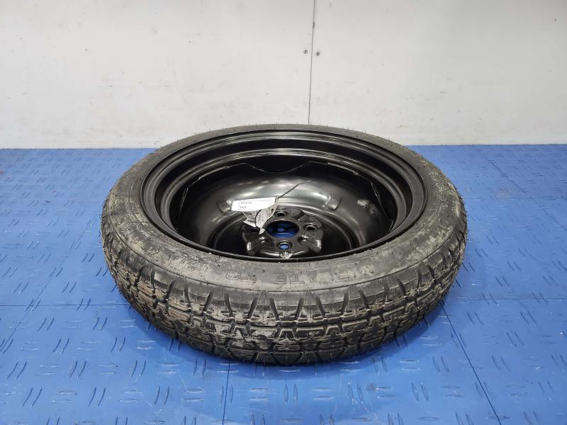 2013 Toyota Yaris Wheel