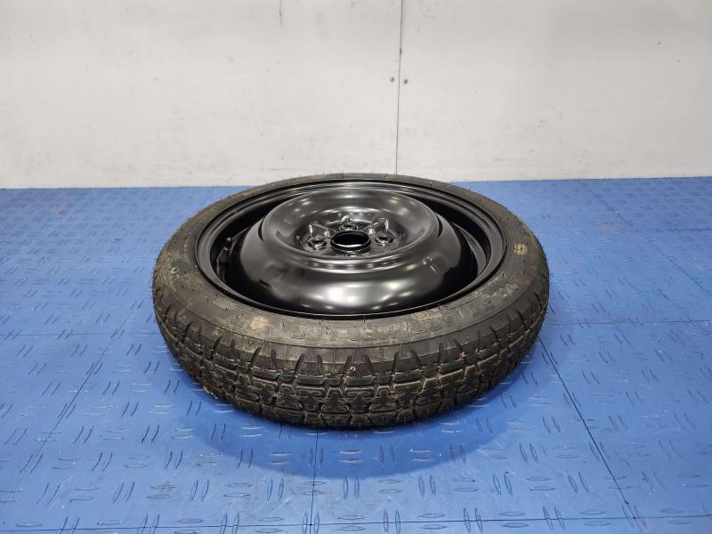 2013 Toyota Yaris Wheel