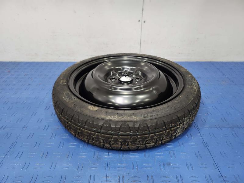 2013 Toyota Yaris Wheel