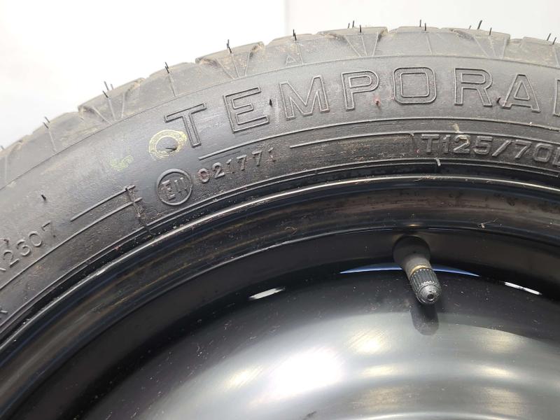 2013 Toyota Yaris Wheel