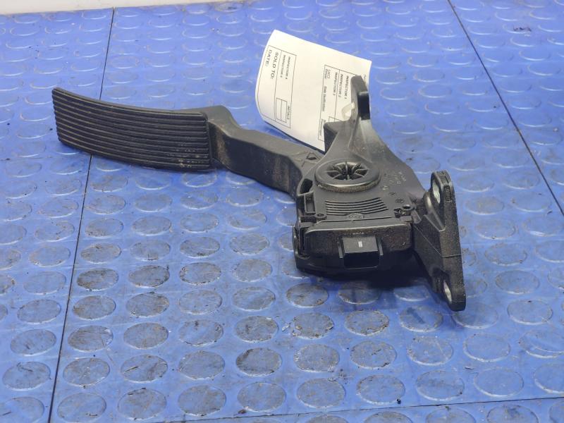 2014-2015 Dodge Durango Accelerator Pedal Assembly Genuine OEM Part 52124785AE